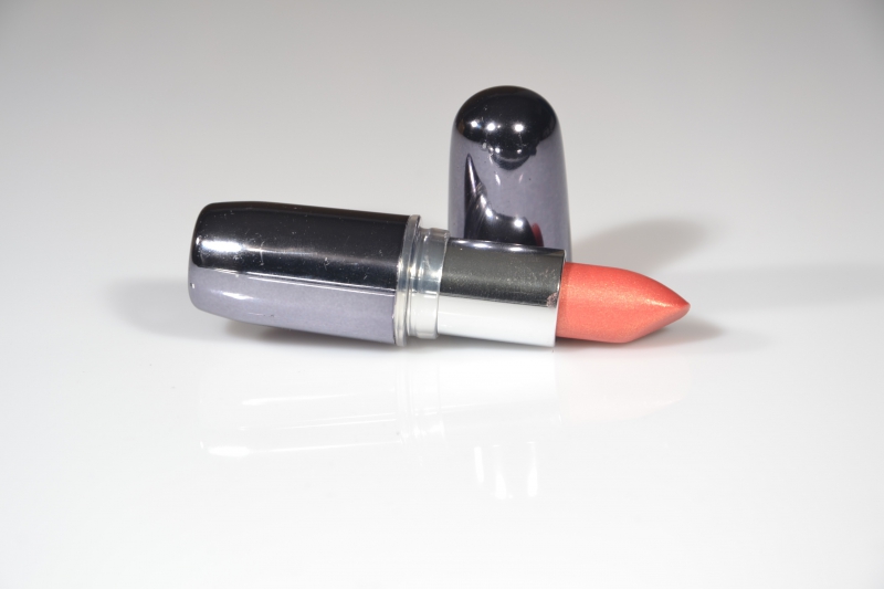 esthetique-CANNES-min_lipstick-273109